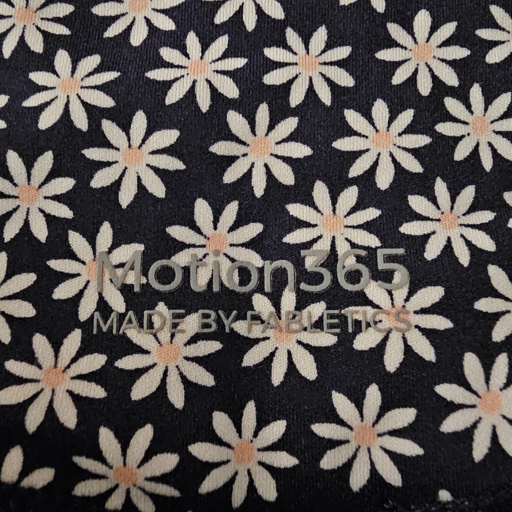 Fabletics Trinity Motion365 Daisy Print Shorts - image 3